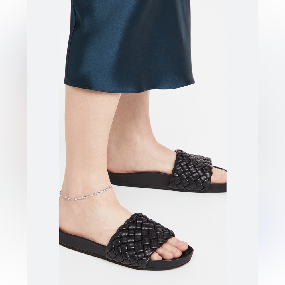 Loeffler Randall Women's Sonnie
Sandal black size 7 gently used